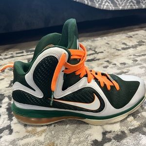 Nike Lebron 9 Shoes